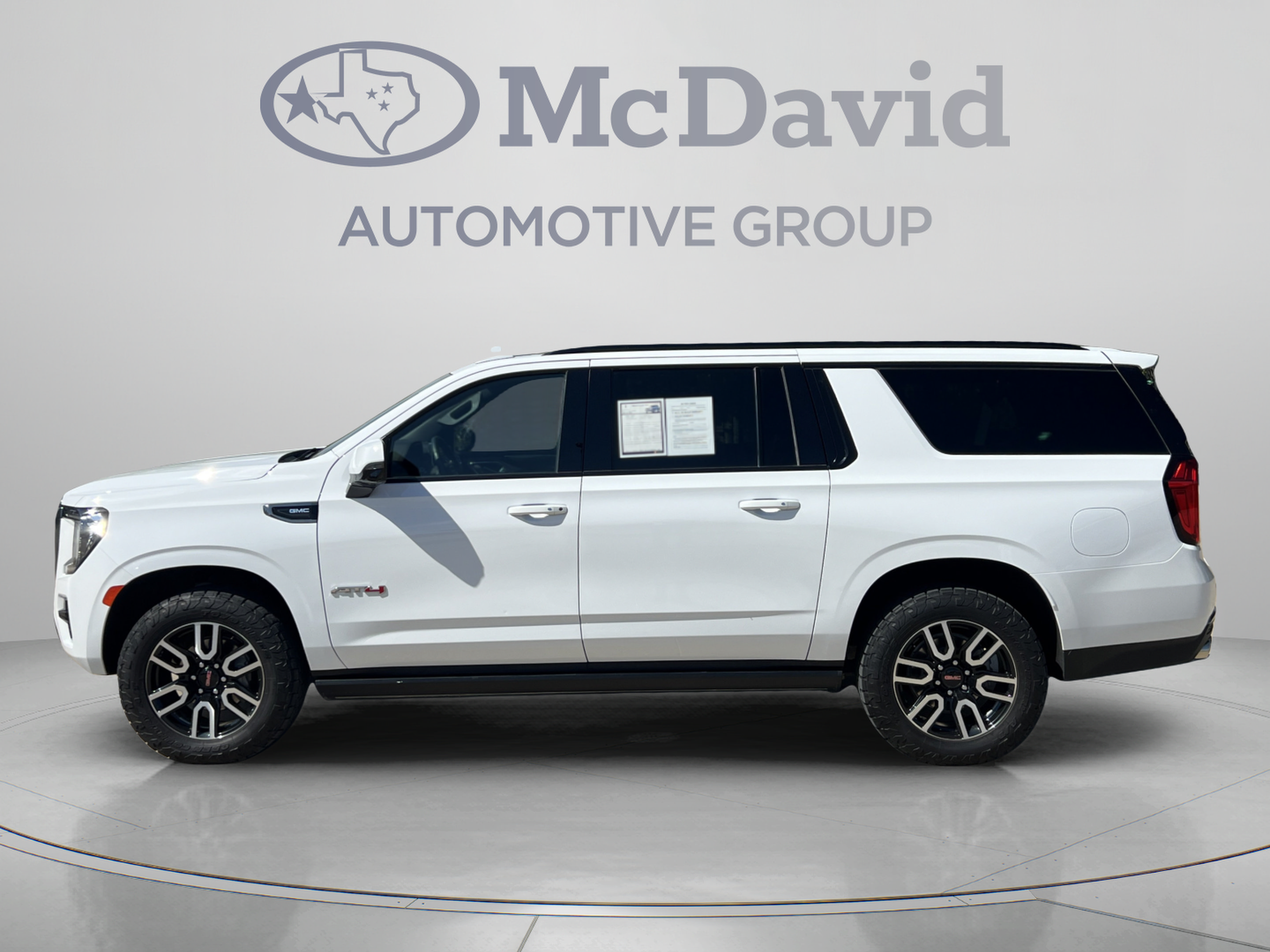 Used 2023 GMC Yukon XL AT4 w/ Technology Package AWD/4WD image 2