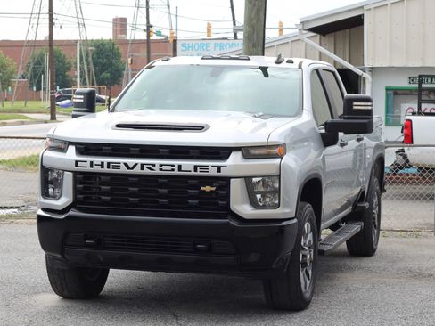 Used 2021 Chevrolet Silverado 2500 Custom w/ Custom Value Package AWD/4WD image 3
