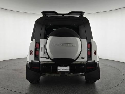 Used 2022 Land Rover Defender 110 X-Dynamic SE AWD/4WD image 8