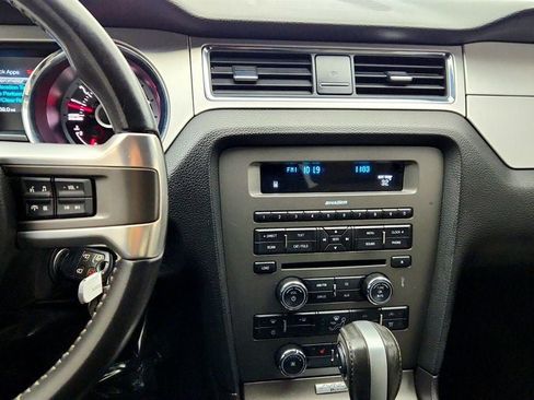 Used 2013 Ford Mustang Premium image 18