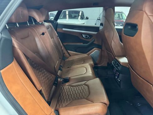 Used 2021 Lamborghini Urus image 34