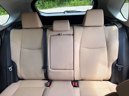 Used 2022 Toyota RAV4 LE AWD/4WD image 34