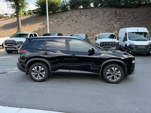 Used 2023 Nissan Rogue SV w/ SV Premium B Package FWD image 6