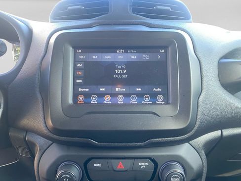 Used 2020 Jeep Renegade Altitude FWD image 21