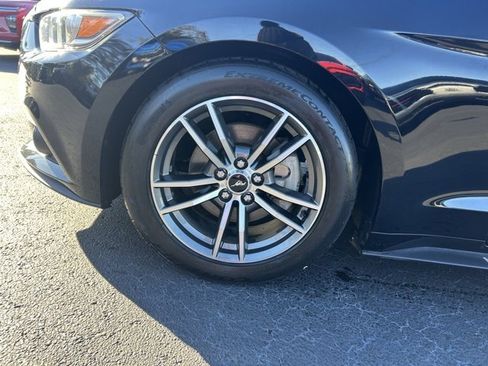 Used 2017 Ford Mustang Premium image 9