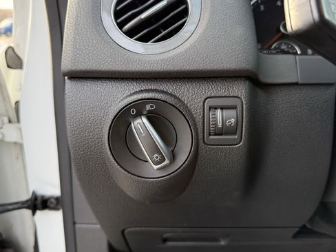 Used 2017 Volkswagen Tiguan Limited w/ Alloy Wheels Package image 12