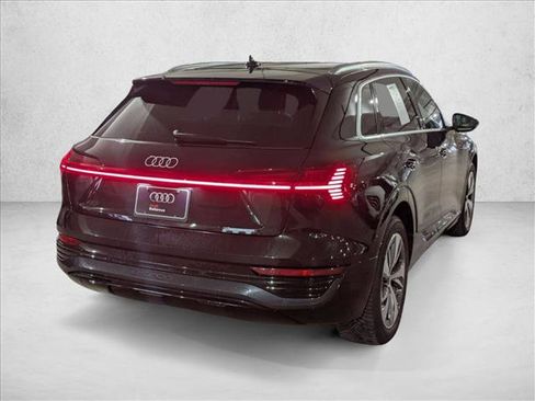 Used 2024 Audi Q8 e-tron Premium Plus w/ Premium Plus Package image 5