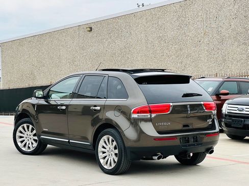 Used 2011 Lincoln MKX AWD w/ 102A Rapid Spec Order Code image 7