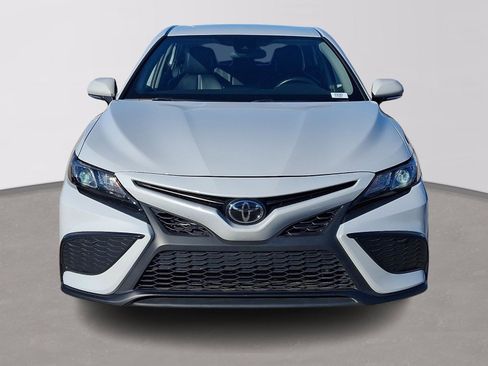 Used 2024 Toyota Camry SE image 2