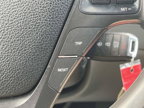Used 2018 Kia Forte LX FWD image 32