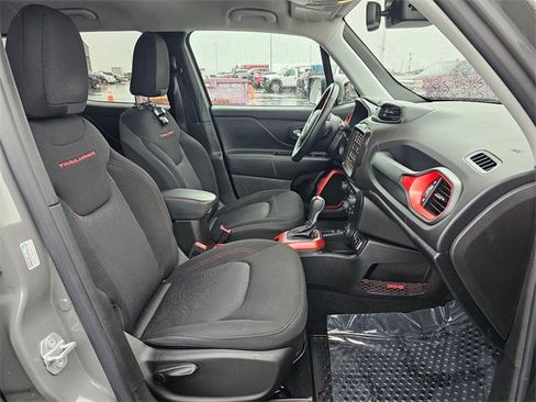 Used 2021 Jeep Renegade Trailhawk w/ Trailer Tow Group image 15