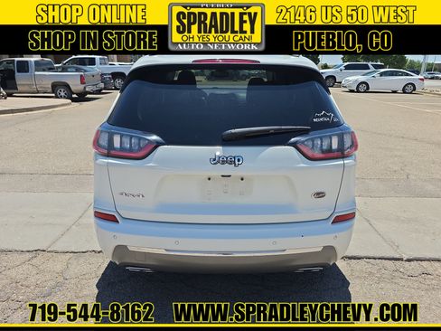 Used 2019 Jeep Cherokee Overland w/ Technology Group AWD/4WD image 4