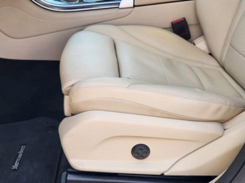 Used 2019 Mercedes-Benz GLC 300 image 25
