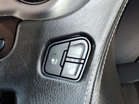 Used 2018 GMC Yukon XL SLT w/ Premium Edition AWD/4WD image 27