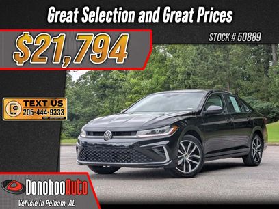Used 2025 Volkswagen Jetta SE w/ Sunroof Package
