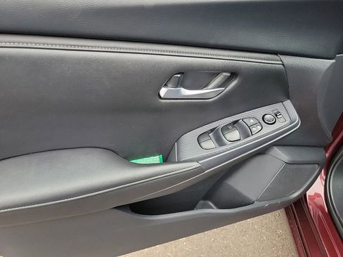 Used 2024 Nissan Sentra SV image 9