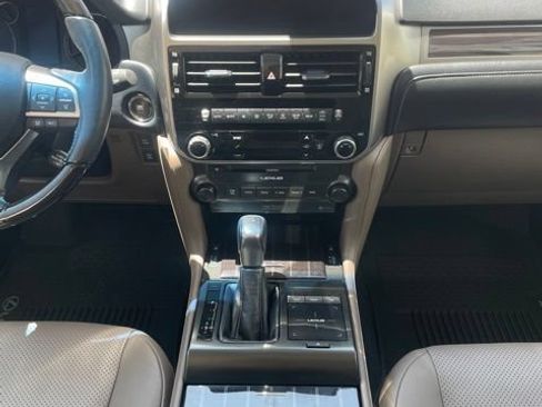 Used 2023 Lexus GX 460 Luxury AWD/4WD image 14