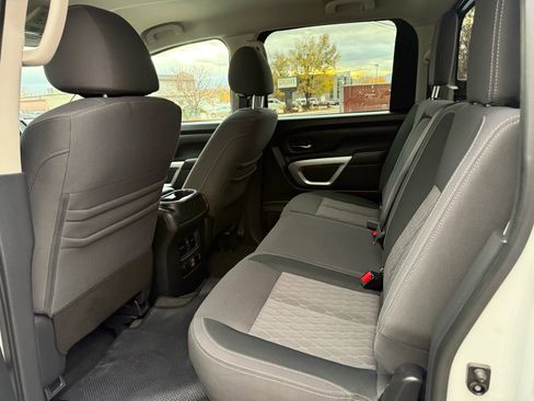 Used 2021 Nissan Titan SV w/ SV Convenience Package image 14