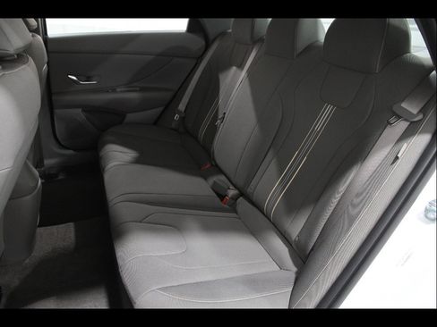 Certified 2025 Hyundai Elantra Sport FWD image 17