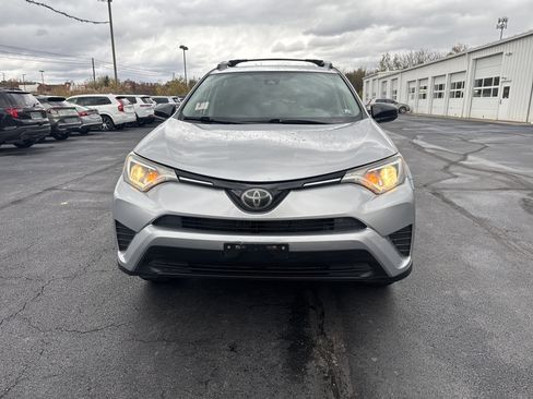 Used 2017 Toyota RAV4 LE image 9