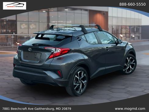 Used 2022 Toyota C-HR XLE FWD image 4