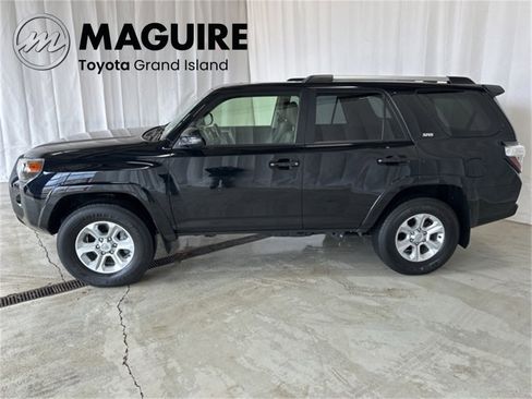 Used 2023 Toyota 4Runner SR5 Premium w/ Moonroof Package image 25