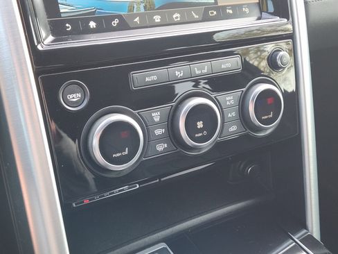 Used 2019 Land Rover Discovery HSE image 20