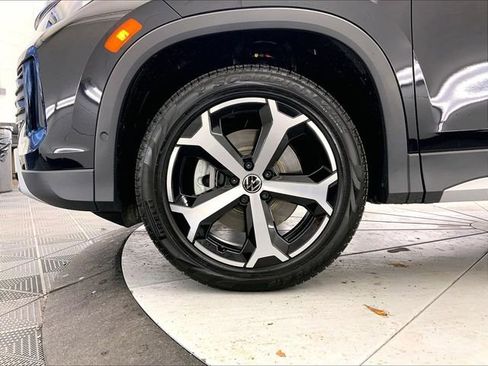 New 2026 Volkswagen Tiguan SE image 12