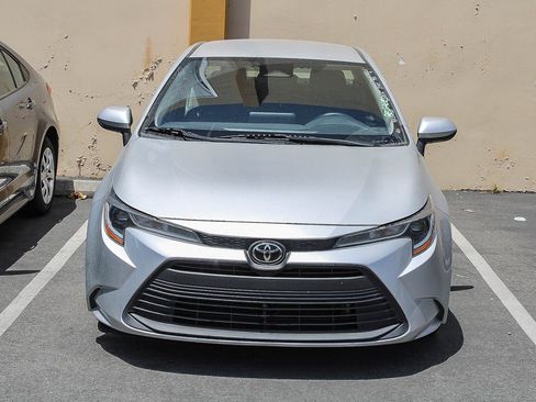 Used 2024 Toyota Corolla LE FWD image 2