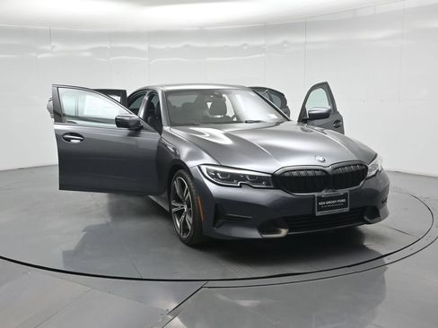 Used 2021 BMW 330i Sedan w/ Convenience Package RWD image 31