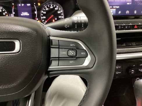 Used 2022 Jeep Compass Latitude image 21