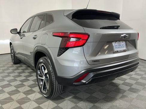 Used 2024 Chevrolet Trax RS w/ Driver Confidence Package image 8