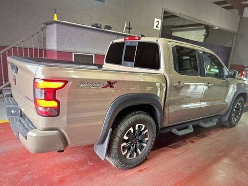 Used 2022 Nissan Frontier Pro-X image 2