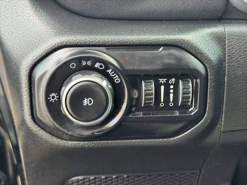 Certified 2022 Jeep Wrangler Unlimited Sahara w/ Cold Weather Group AWD/4WD image 18