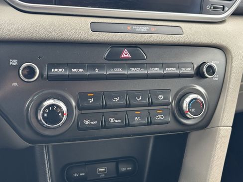 Used 2020 Kia Sportage LX image 20