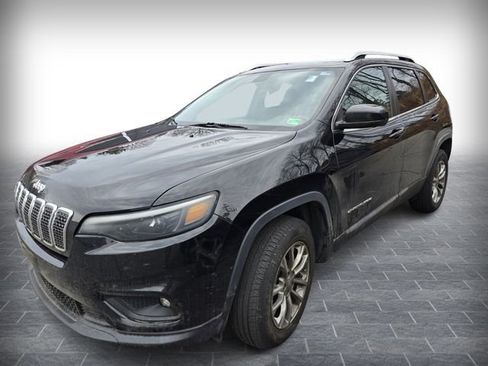 Used 2019 Jeep Cherokee Latitude Plus w/ Comfort/Convenience Group image 3