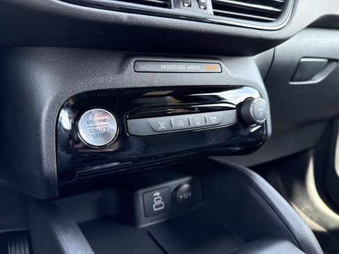 Used 2025 Ford Escape ST-Line w/ Tech Pack #1 FWD image 18