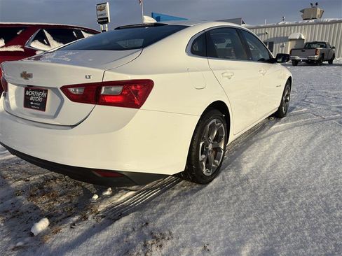 Used 2023 Chevrolet Malibu LT image 3