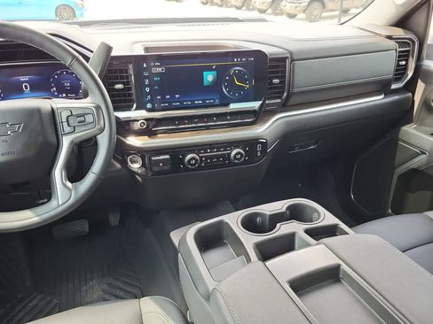 Used 2025 Chevrolet Silverado 2500 LT w/ Trail Boss Package AWD/4WD image 24