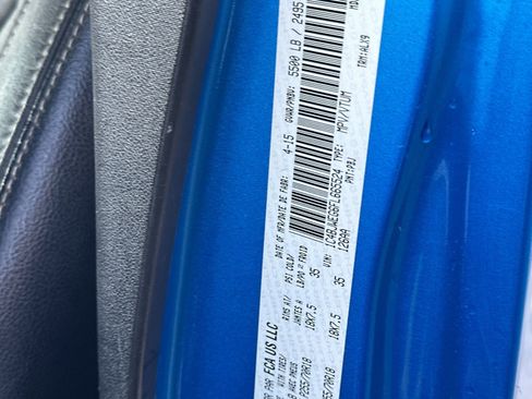 Used 2015 Jeep Wrangler Unlimited Sahara w/ Connectivity Group image 26