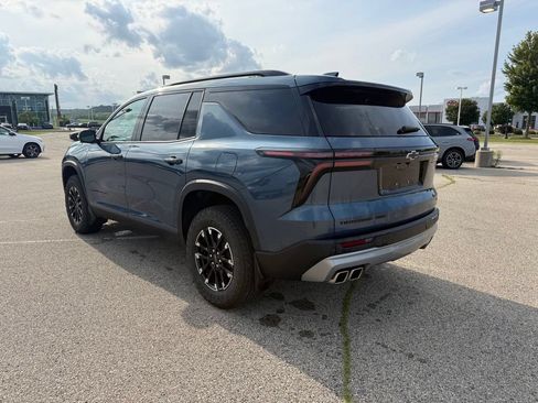 Used 2025 Chevrolet Traverse Z71 w/ Driver Confidence Package AWD/4WD image 3