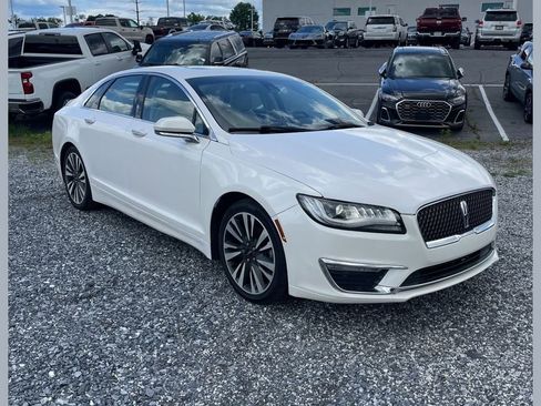 Used 2018 Lincoln MKZ Reserve w/ Climate Package FWD image 1