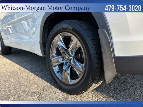 Used 2017 Toyota Highlander Limited Platinum FWD image 46