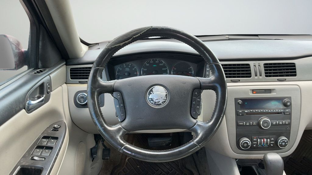 Used 2008 Chevrolet Impala LT w/ Luxury Edition Package FWD image 9