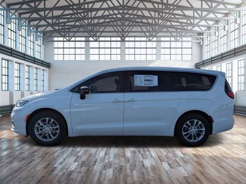 New 2026 Chrysler Pacifica Select FWD image 7