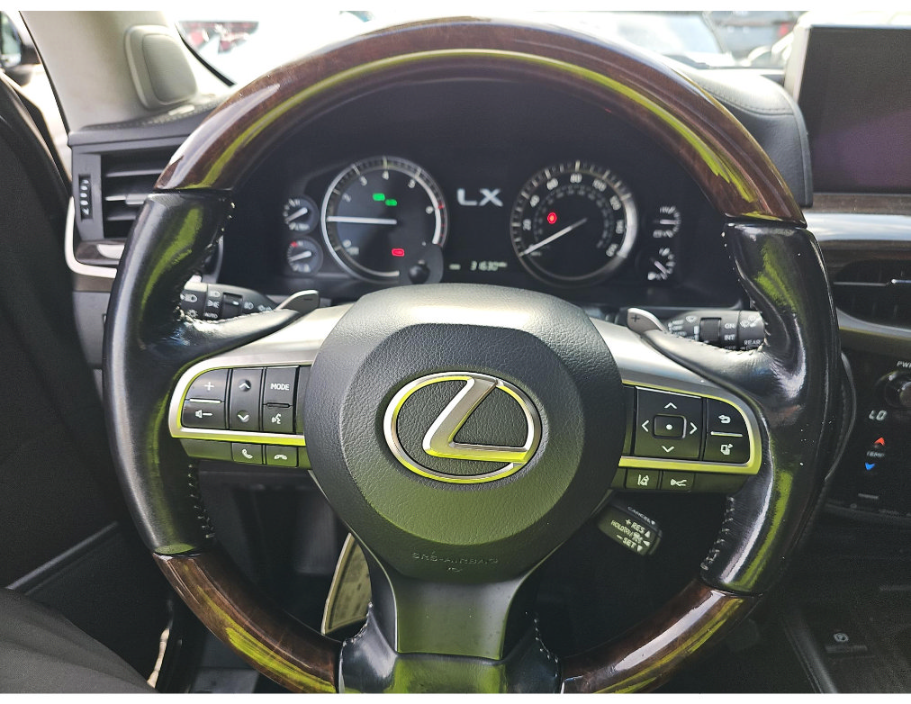 Used 2016 Lexus LX 570 4WD w/ Luxury Package image 8