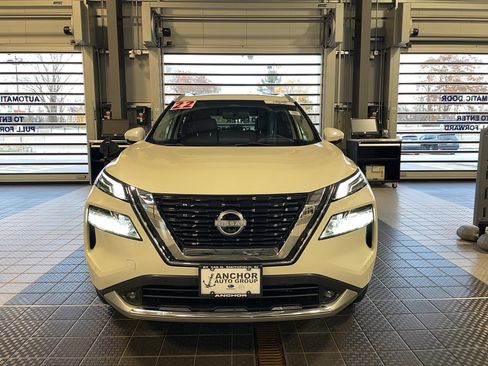 Used 2022 Nissan Rogue Platinum w/ Head-Up Display Package image 3