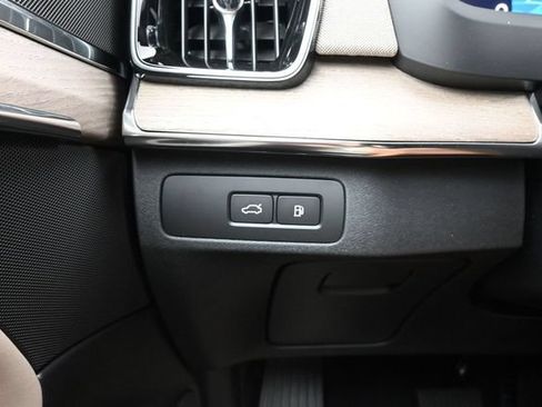 New 2026 Volvo XC90 T8 Plus w/ Protection Package Premier AWD/4WD image 29