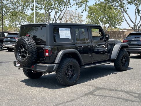 Used 2024 Jeep Wrangler Unlimited Sport AWD/4WD image 4