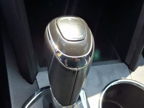 Used 2017 Chevrolet Equinox LT w/ Convenience Package image 15